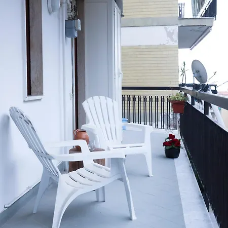 Guesthost - Giuliana & Antonio In Montedonzelli Appartement Naples
